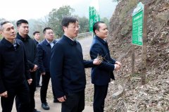 <b>周志军深切下层宣讲党的二十届四中全会并开展</b>